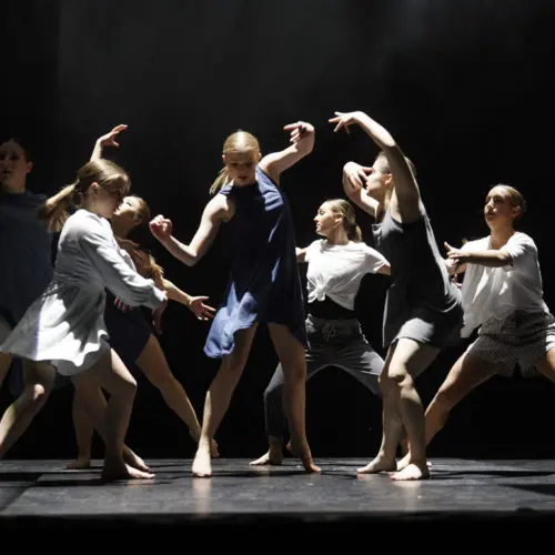 Join Our Senior Contemporary Dance Program in 2021