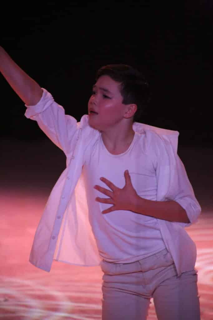 dance stream,contemporary dance,flash mob,dance school,dance program